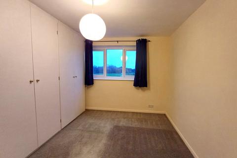 2 bedroom flat to rent, Eastern Avenue, Ilford IG2