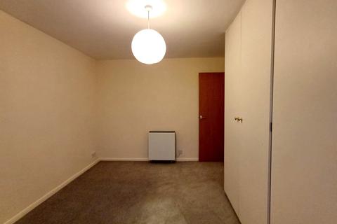 2 bedroom flat to rent, Eastern Avenue, Ilford IG2