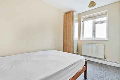 3 bedroom apartment to rent, Neckinger Estate London SE16