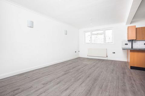 2 bedroom terraced house to rent, Homesdale Road, Bromley BR2