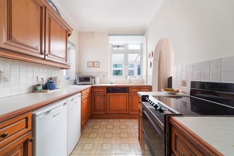 45 Forest Side, Worcester Park, KT4 7PA