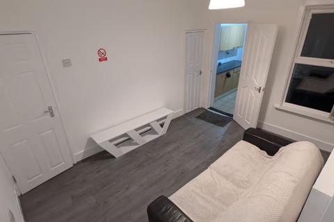 1 bedroom in a house share to rent, Dumfries Street, Luton LU1