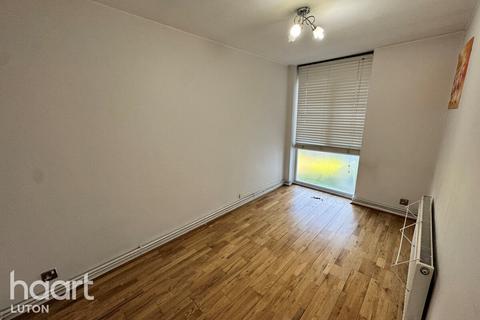 2 bedroom apartment to rent, Vincent Road, LUTON