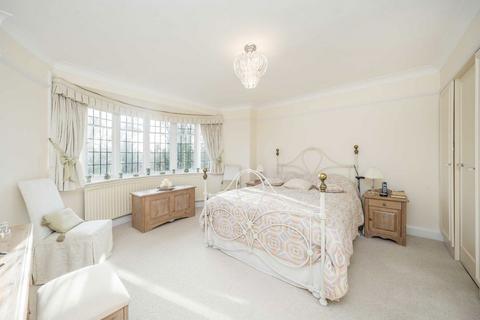 3 bedroom detached house for sale, Lower Hampton Road, Sunbury-On-Thames TW16