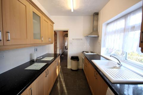 3 bedroom end of terrace house to rent, John Street, Brierley Hill DY5