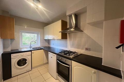 2 bedroom flat to rent, Cobden Avenue, Southampton SO18