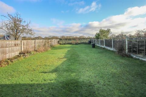 3 bedroom semi-detached bungalow for sale, Thorndon Avenue, West Horndon, Brentwood