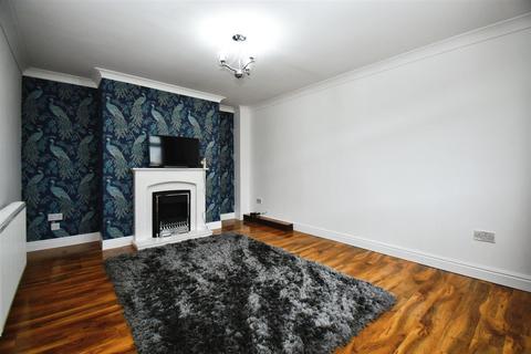 2 bedroom end of terrace house for sale, Stroud Crescent East, Bransholme, Hull