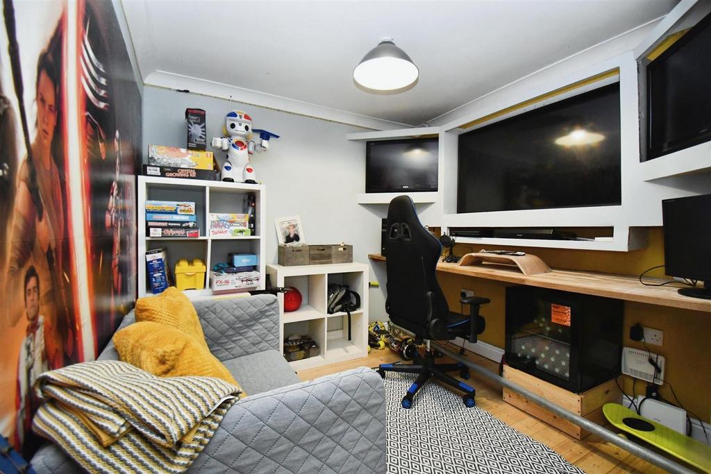 Snug/Gaming Room