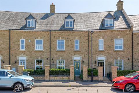 3 bedroom terraced house for sale, Charlotte Avenue, Fairfield, SG5 4HF