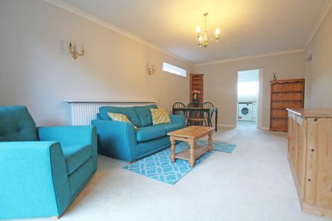 2 bedroom flat for sale, Wellcombe Crescent, Eastbourne, BN20 7XW