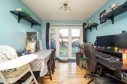 2 bedroom terraced house for sale, Catsfield Close, St. Leonards-On-Sea