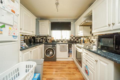 2 bedroom terraced house for sale, Catsfield Close, St. Leonards-On-Sea