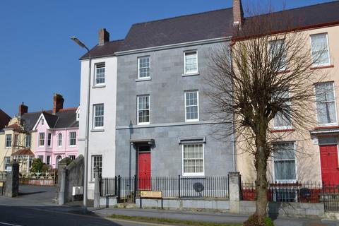 2 bedroom flat to rent, Picton Terrace, Carmarthen, Carmarthenshire