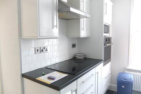 2 bedroom flat to rent, Picton Terrace, Carmarthen, Carmarthenshire