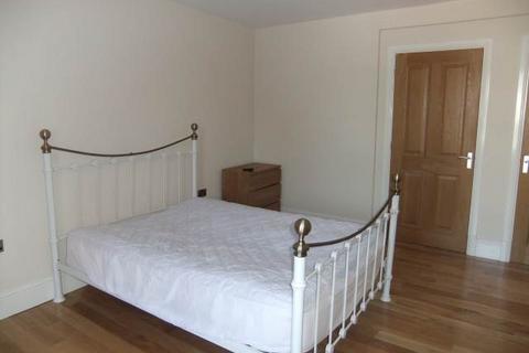 2 bedroom flat to rent, Picton Terrace, Carmarthen, Carmarthenshire