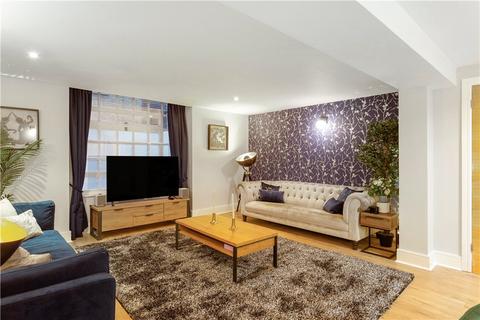 2 bedroom flat for sale, Tamarind Court, Gainsford Street, London, SE1