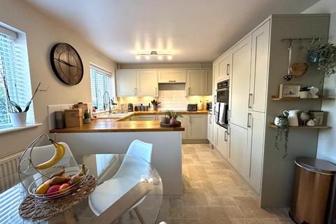 5 Crane Walk, Northampton, NN3 8YE