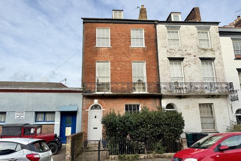 Flat 1, 6 Church Road, St Thomas, Exeter, EX2 9AX