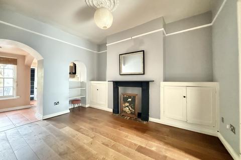 Flat 1, 6 Church Road, St Thomas, Exeter, EX2 9AX