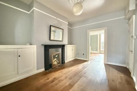 Flat 1, 6 Church Road, St Thomas, Exeter, EX2 9AX