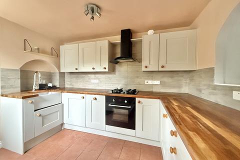 Flat 1, 6 Church Road, St Thomas, Exeter, EX2 9AX