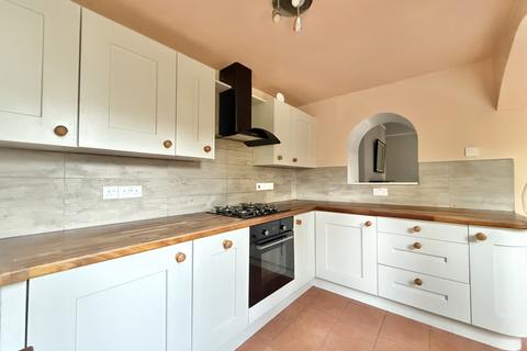 Flat 1, 6 Church Road, St Thomas, Exeter, EX2 9AX