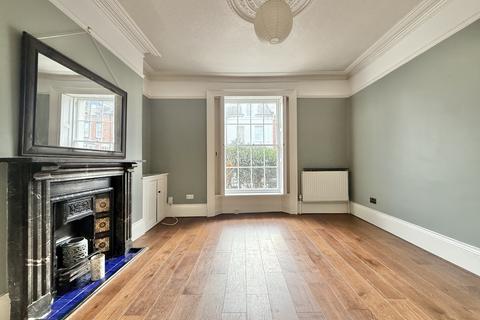 Flat 1, 6 Church Road, St Thomas, Exeter, EX2 9AX