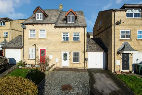 3 bedroom townhouse for sale, Middlefield Court, East Morton, West Yorkshire, BD20