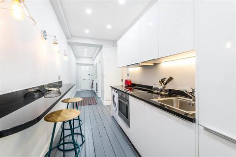 2 bedroom flat to rent, Albert Bridge Road, SW11