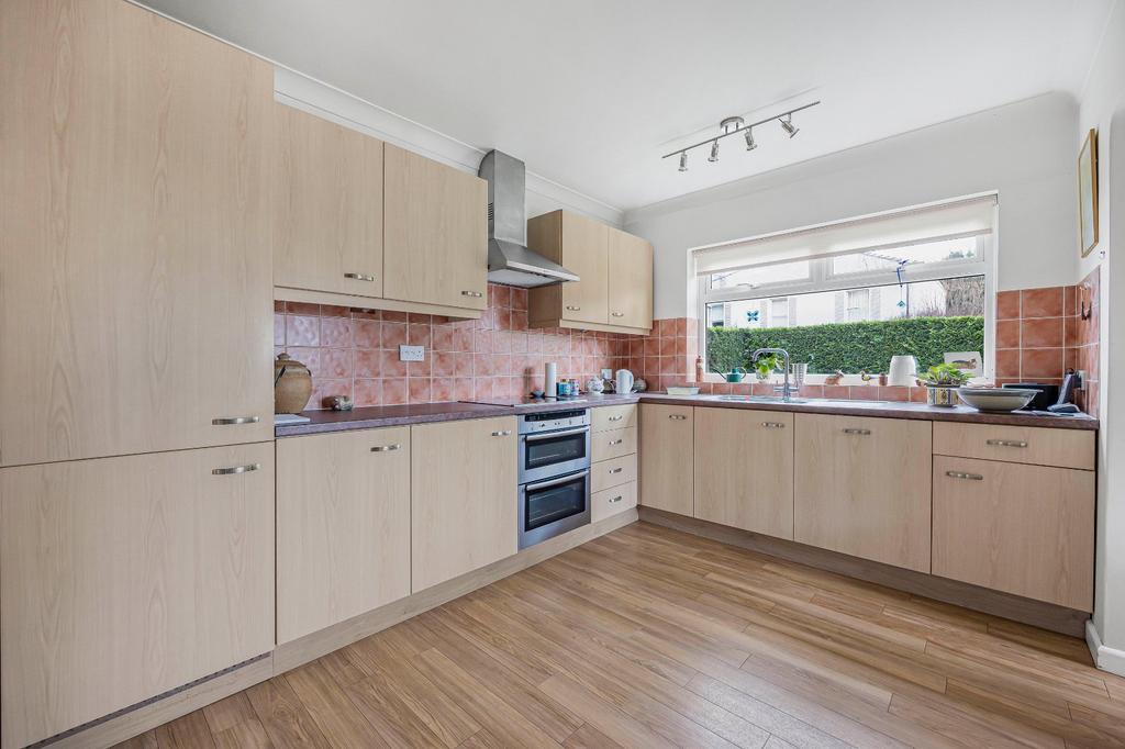 Kitchen/ Dining Room