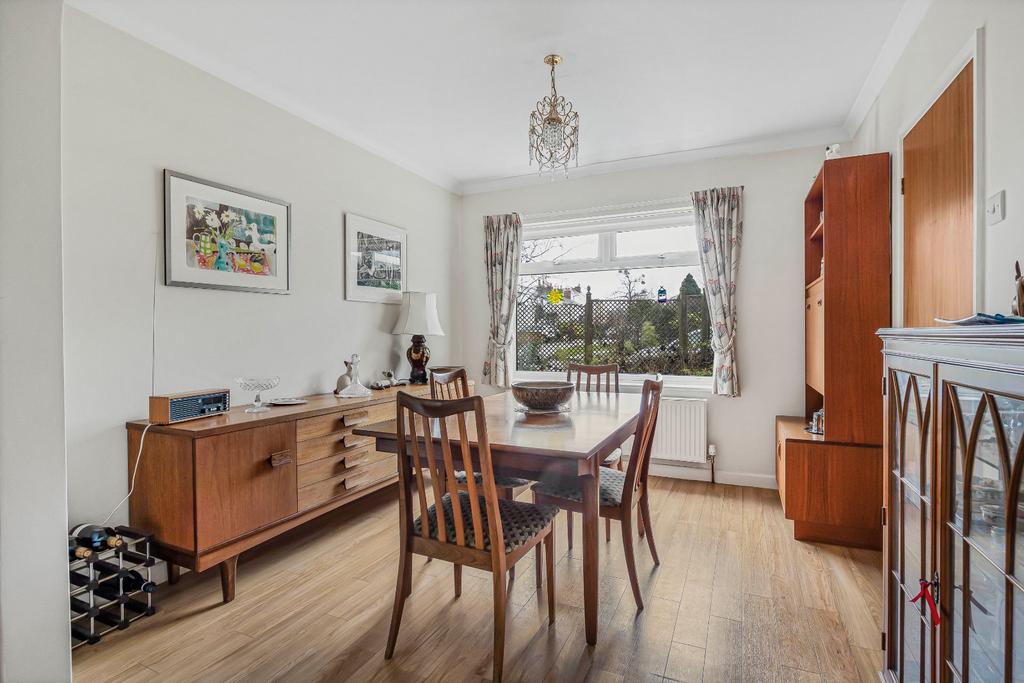 Kitchen/ Dining Room