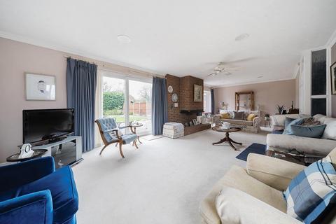 4 bedroom detached house for sale, Dover Crescent, Bedford