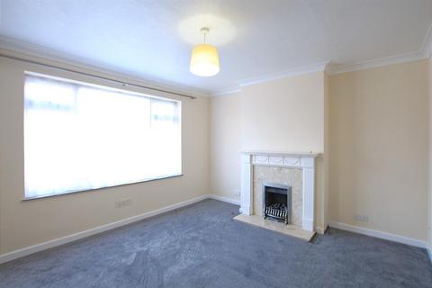 2 bedroom maisonette to rent, Oak Way, Feltham TW14