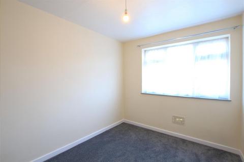 undefined, Oak Way, Feltham TW14