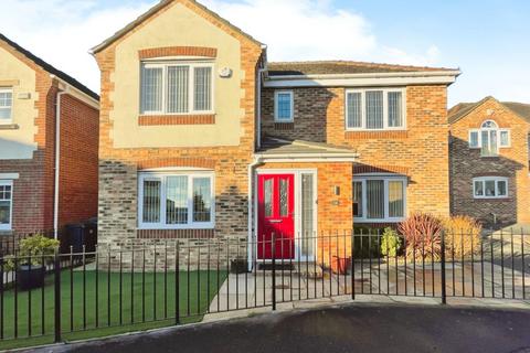 3 bedroom detached house for sale, Fulneck Court, Pudsey