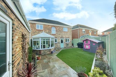 3 bedroom detached house for sale, Fulneck Court, Pudsey