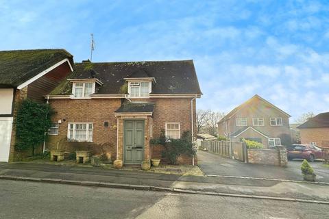 3 bedroom end of terrace house to rent, Oxford Street, Ramsbury, SN8