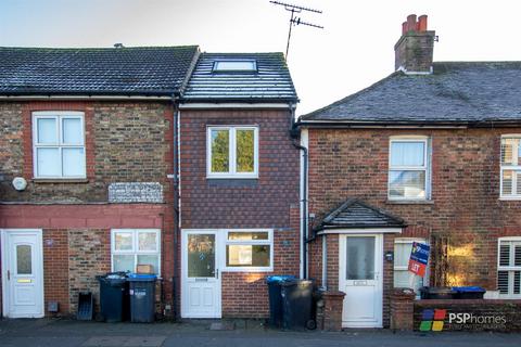 2 bedroom house to rent, Lower Church Road, Burgess Hill