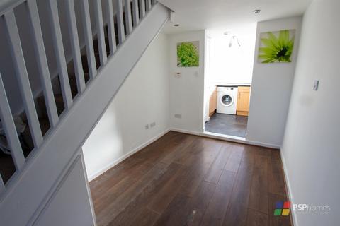 2 bedroom house to rent, Lower Church Road, Burgess Hill