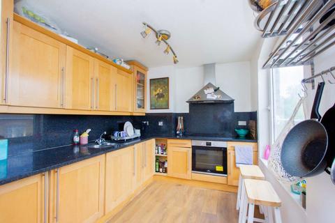 2 bedroom flat to rent, Wapping High Street, London E1W