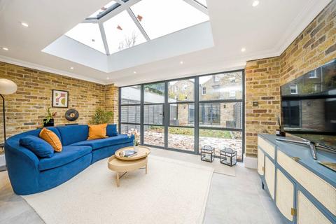 4 bedroom terraced house for sale, Farleigh Road, London N16