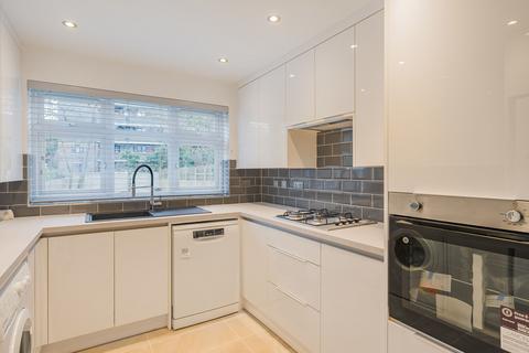 4 bedroom detached house to rent, Atkins Road, London SW12