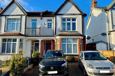 2 bedroom apartment for sale, Westcliff on Sea SS0