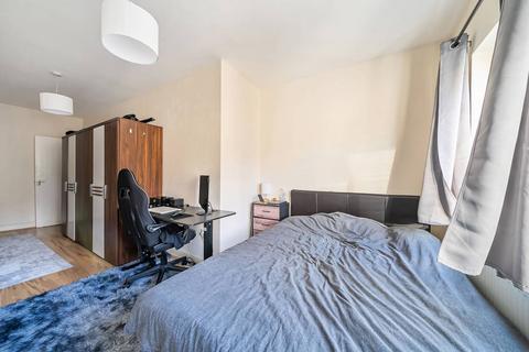2 bedroom flat for sale, Green Lanes, Newington Green, London, N16