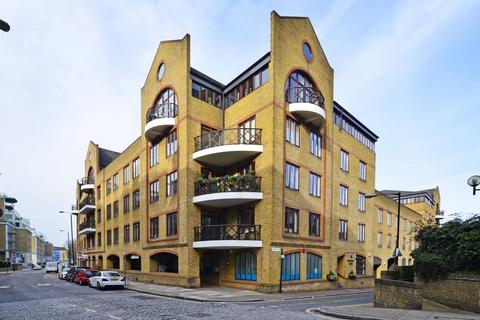 3 bedroom maisonette to rent, Knighten Street, Wapping, London, E1W