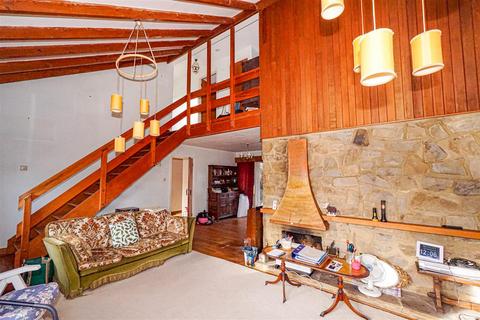 3 bedroom detached house for sale, Butchers Lane, Three Oaks, Hastings