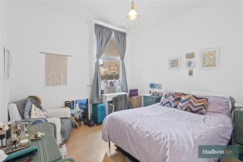 2 bedroom apartment to rent, Eastfield Road, London E17