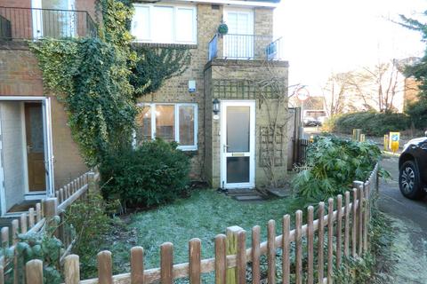 1 bedroom ground floor maisonette to rent, Mead Avenue, Langley SL3