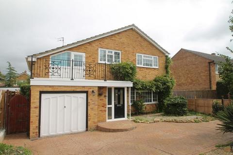 4 bedroom detached house to rent, Masefield Crescent,  Abingdon,  OX14